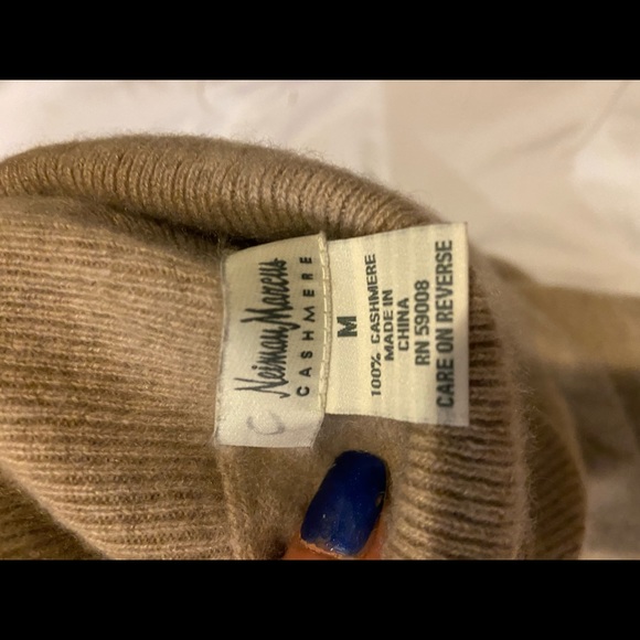 Turtle neck sweater - Picture 3 of 3